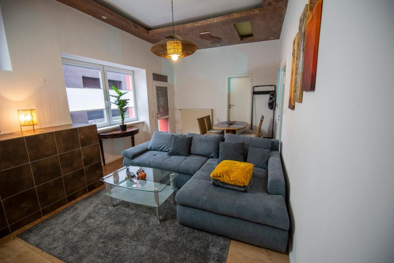 Apartment Mit Kleinem Innenhof Im Erdgeschoss Fuer Bis Zu 4 Personen Klotten Exteriör bild