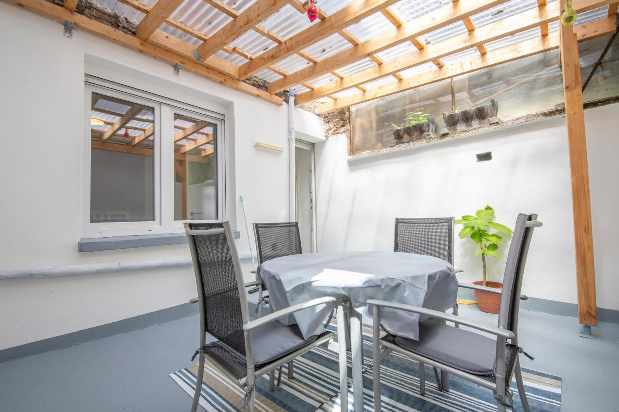 Apartment Mit Kleinem Innenhof Im Erdgeschoss Fuer Bis Zu 4 Personen Klotten Exteriör bild